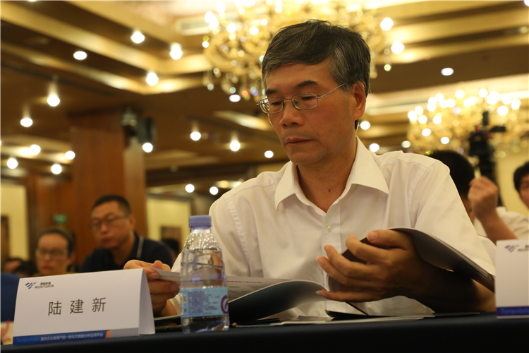 全国道德模范、中建钢构华南大区工程师陆建新